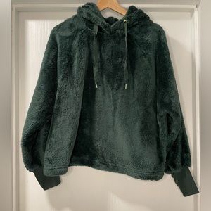 Old Navy Super Fuzzy Fleece in Forest Green. Size L